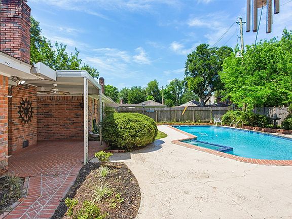 3rd image of 5622 Long Creek Ln