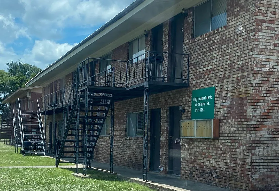 405 Gulpha Drive apartments — Photo 1