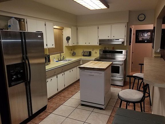 3rd image of 2428 2nd St S