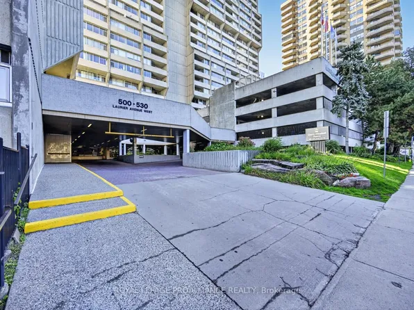500 Laurier Ave W #907, Ottawa, ON K1R 5E1