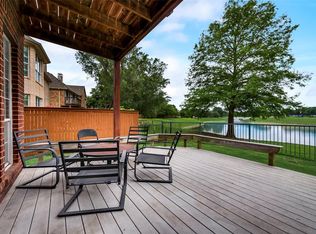 10407 Waters Dr, Irving, TX 75063