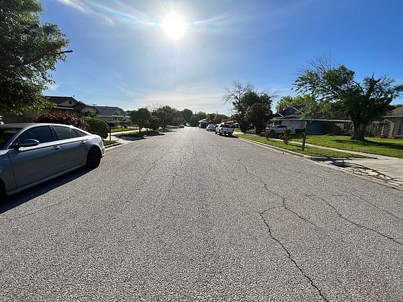 4th image of 2008 Hinkle Ave
