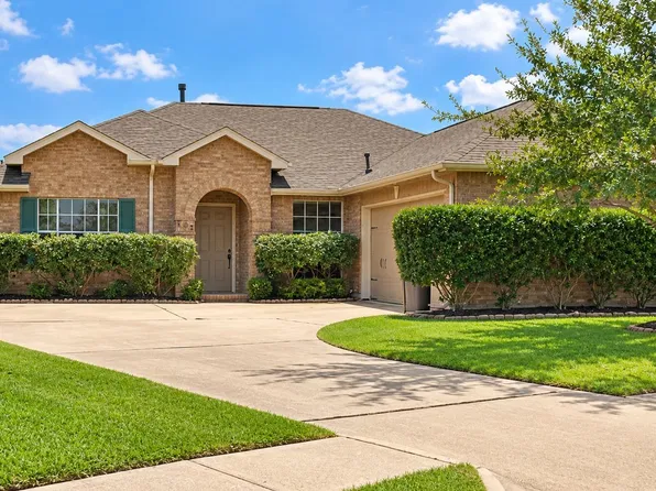 503 Oak Briar Dr, Kemah, TX 77565