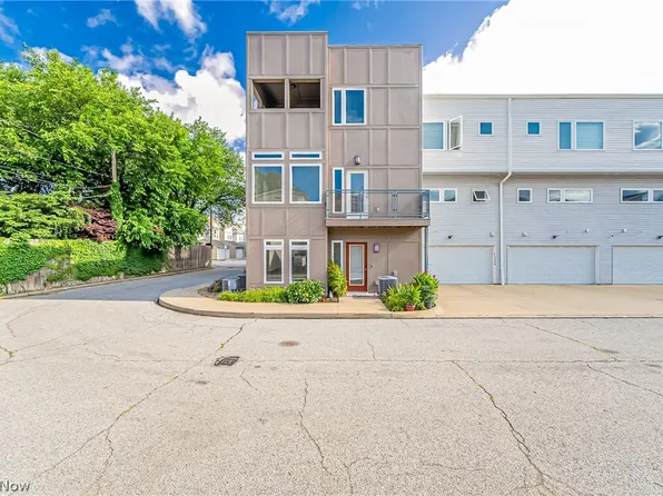 7528 Beach Ct, Cleveland, OH 44102