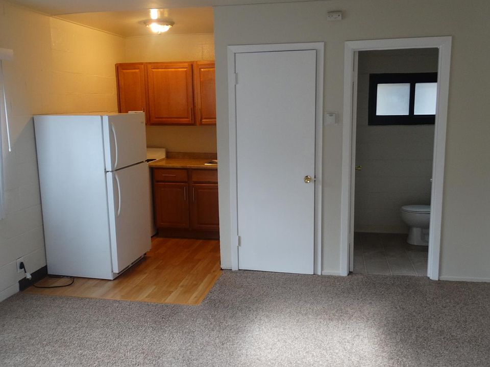 2nd image of 824 El Camino Real APT 17