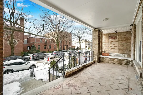 Rented by Compass | media 9