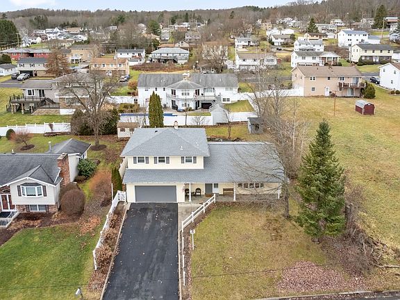 2nd image of 817 Odell Ave