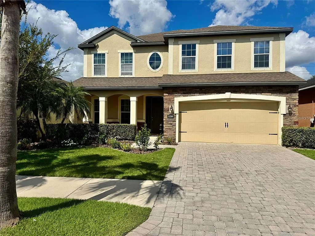 4 bed, 2.5 bath, 3092 sqft, $3,000 — Photo 1