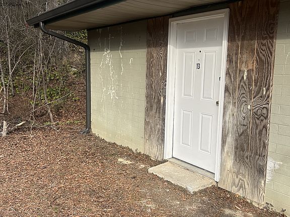 5th image of 900 Vernon Ave APT 13