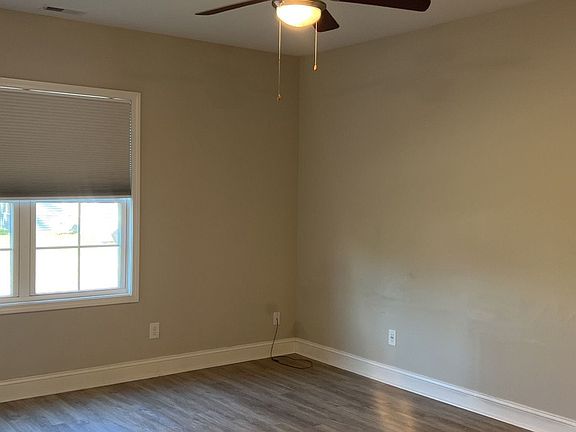 3rd image of 300 S Stingray Ln