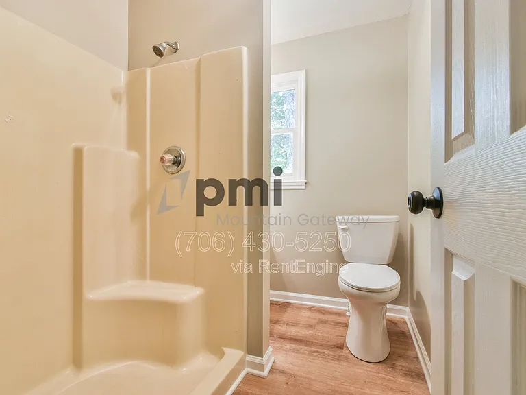 135 Beacon Hill Dr — Photo 23