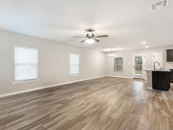 4th image of 140 Partridge St