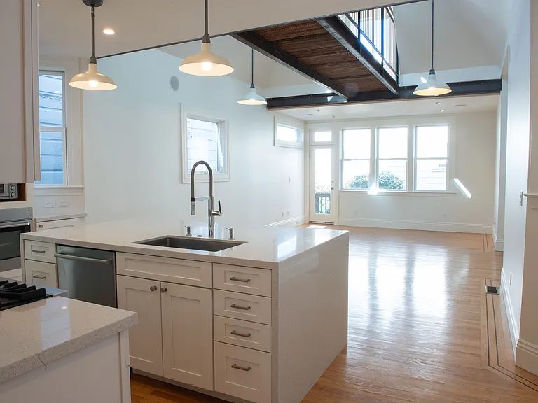 1045 Sanchez St — Photo 4