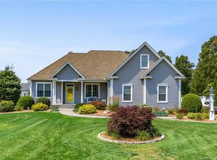 90 Harvest Ln, Manchester, CT 06040