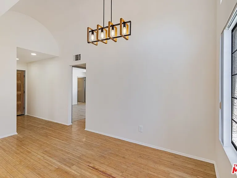 1931 Malcolm Ave #201 — Photo 6