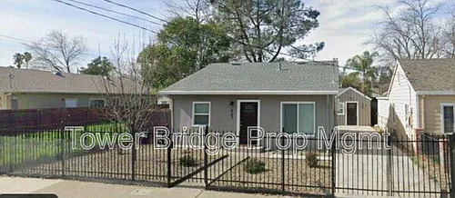 4042 43rd St Photo 1