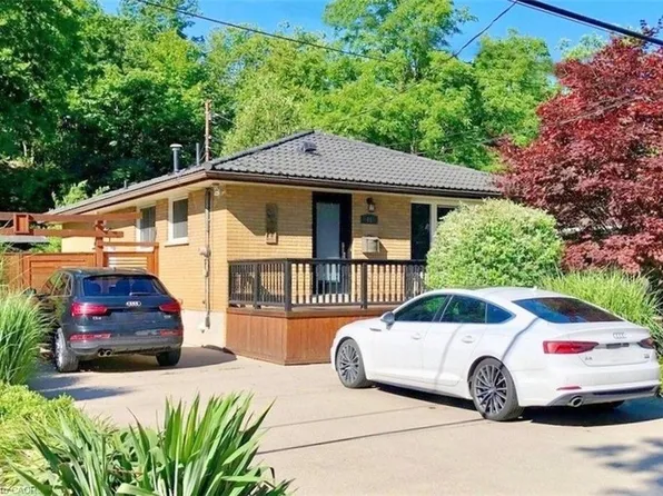 41 Ann St, Hamilton, ON L9H 2N4