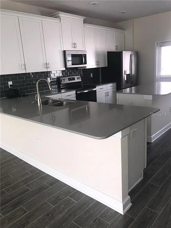 3 bed, 2.5 bath, 1615 sqft, $2,700 — Photo 4