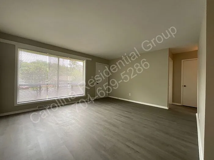 4928 Malibu Dr — Photo 5