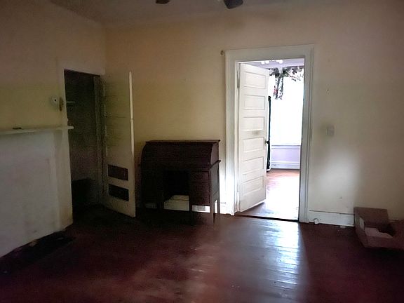 5th image of 924 Ergle St