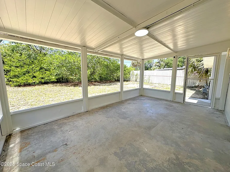 4440 Stuart Ave — Photo 17