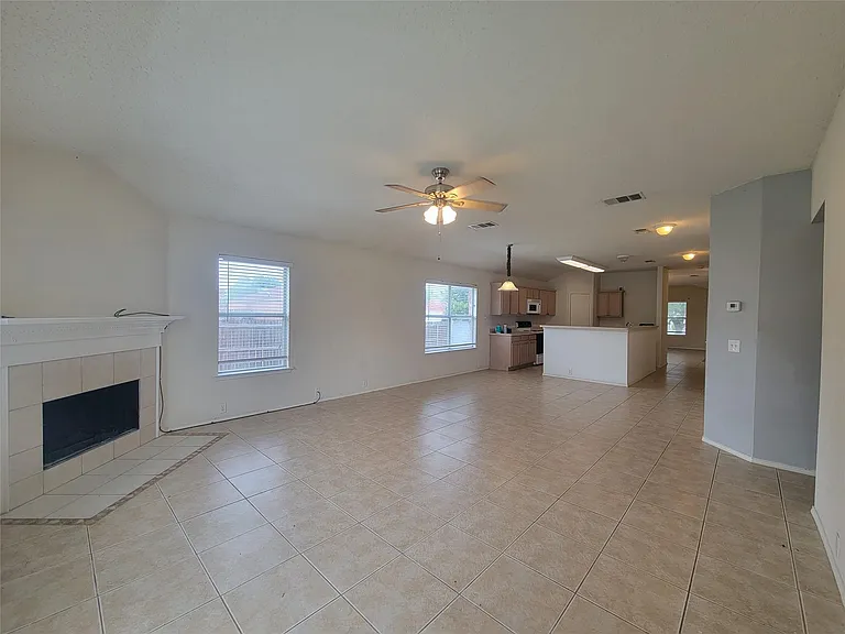 1411 Dundee Dr — Photo 8
