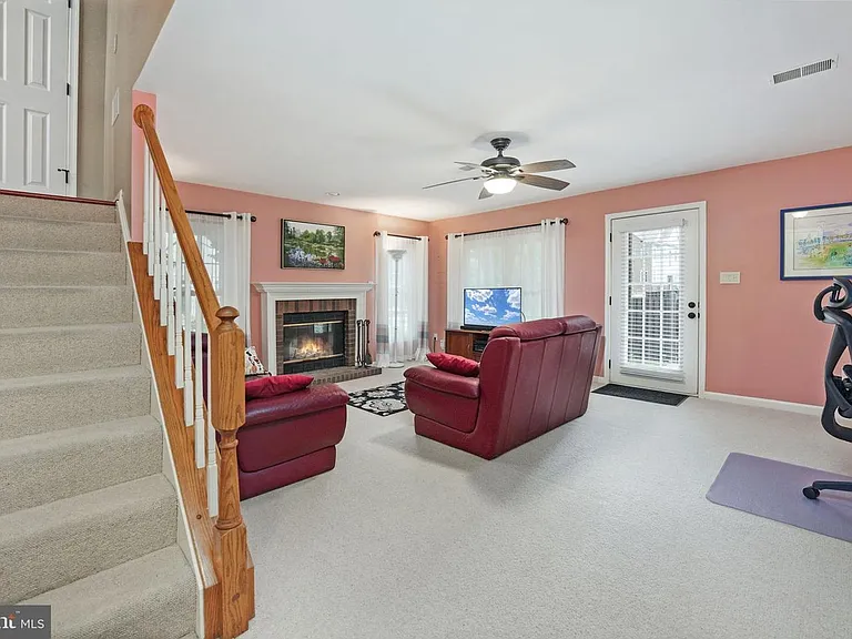 6624 Thurlton Dr — Photo 27