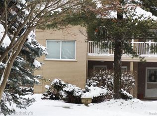 475 S Adams Rd APT 24, Birmingham, MI 48009