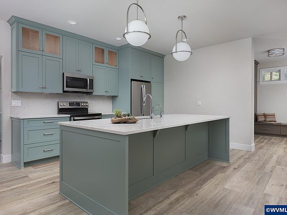 5th image of 105 W Bay Point Rd