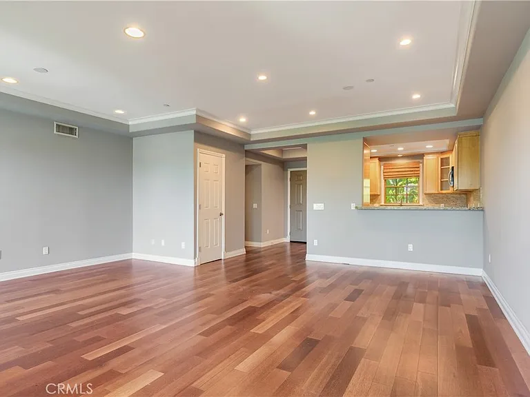 333 N Hill Ave #305 — Photo 10