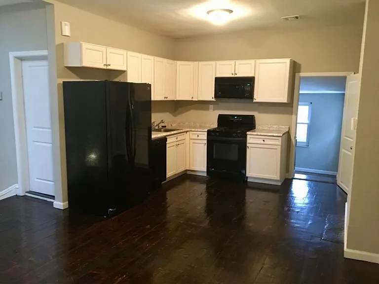 80 Linden Ave — Photo 1