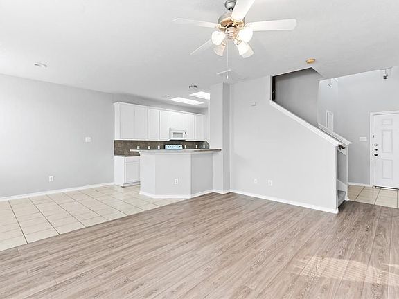 5th image of 17135 Oakwood Chase Dr