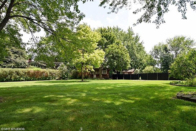 2nd image of 1625 Valley View Dr