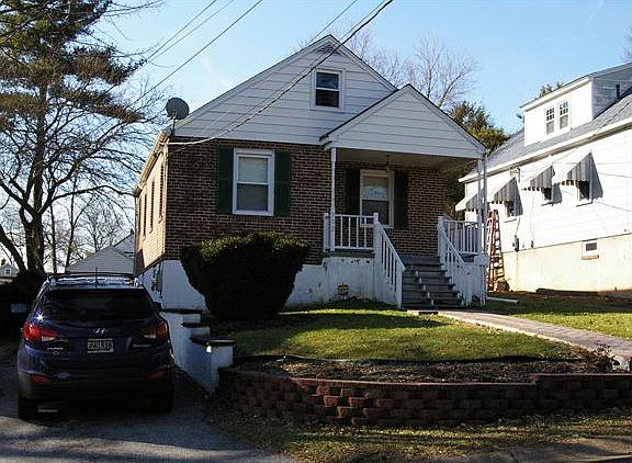 2nd image of 902 Bellefonte Ave