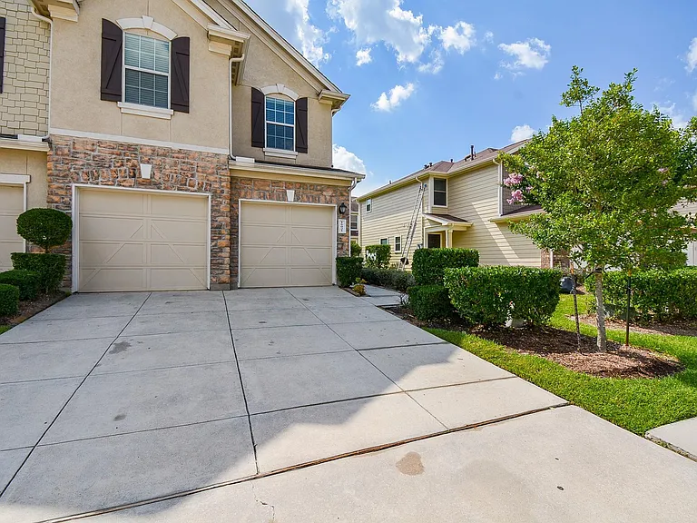 16021 Summerville Lake Dr — Photo 5