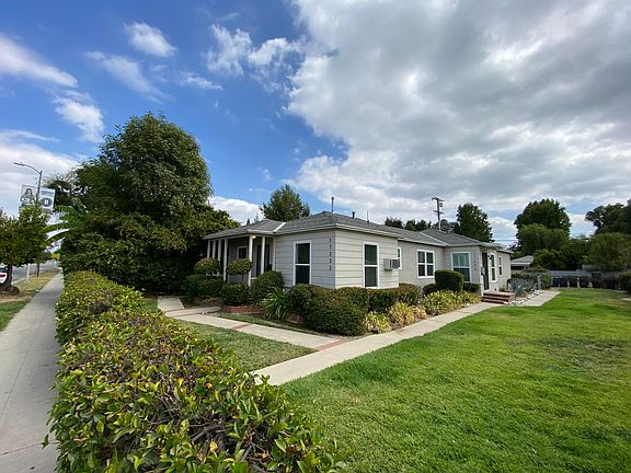 5th image of 17232 Vanowen St