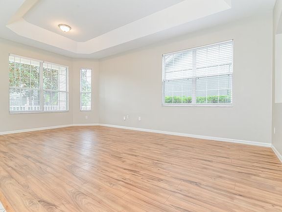 3rd image of 14221 Lake Live Oak Dr