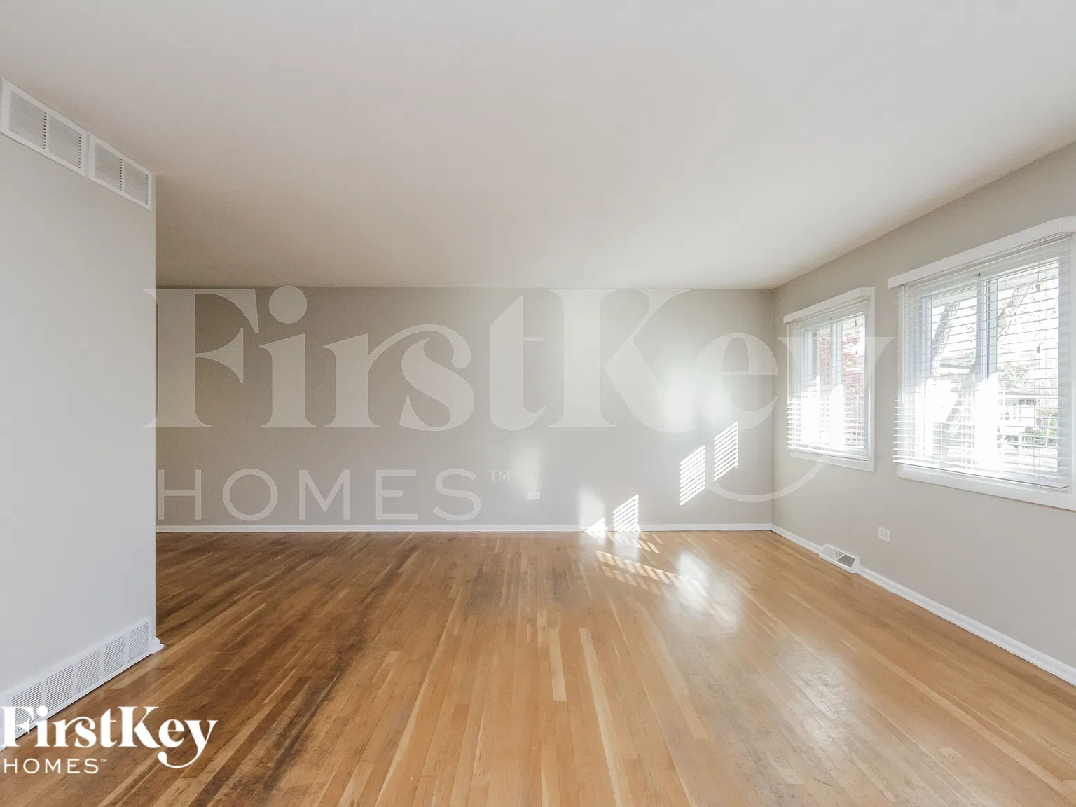 3 bed, 2.0 bath, 1692 sqft, $3,210 — Photo 4