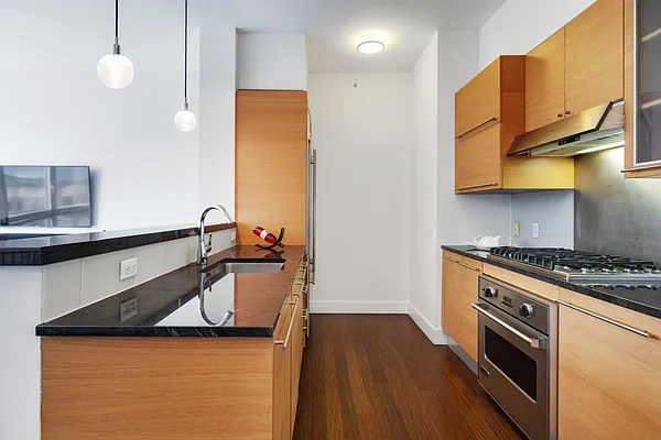 Rented by Compass | media 7