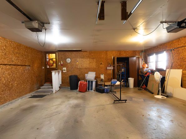 28832 Us Highway 63, Macon, MO 63552
