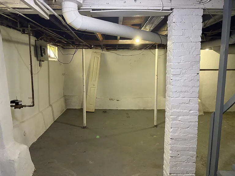 1404 S Center St — Photo 11