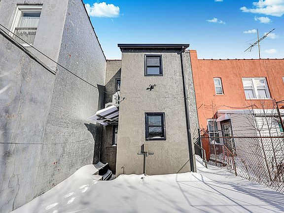 3rd image of 962 E 221st St #1