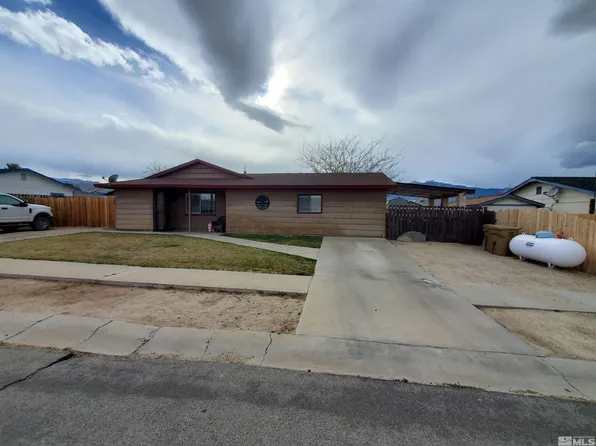 145 Cedar St, Hawthorne, NV 89415