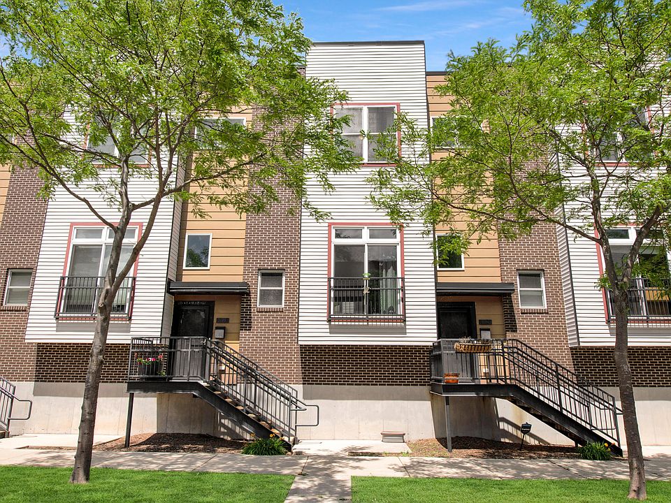 1st image of 1826 E Greenwich Ave