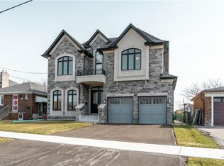 119 Jay St, Toronto, ON M6L2M3