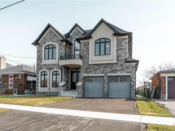 119 Jay St, Toronto, ON M6L 2M3