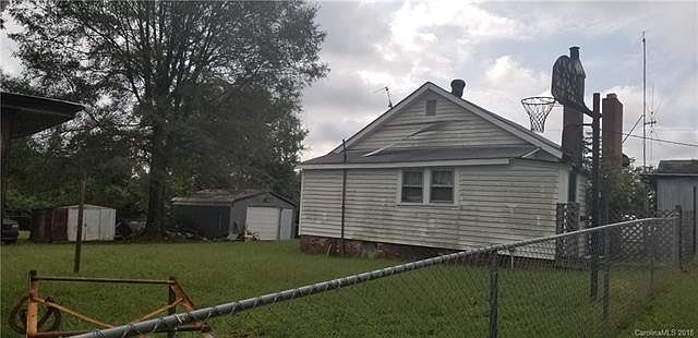 2nd image of 710 Hall St