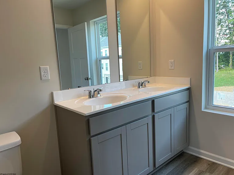 747 Hardman Dr — Photo 29