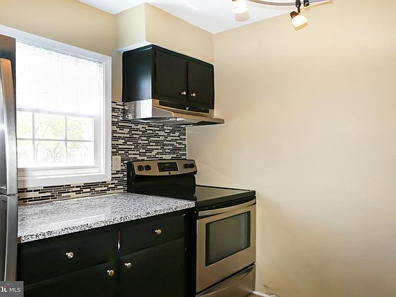 4th image of 14378 Avocado Ct
