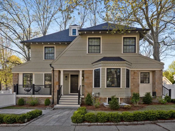 8 Stetson St, Brookline, MA 02446